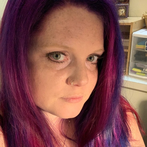 Meet your Posh Ambassador, Lady Em. 💕🛍🦄 - Picture 1 of 5